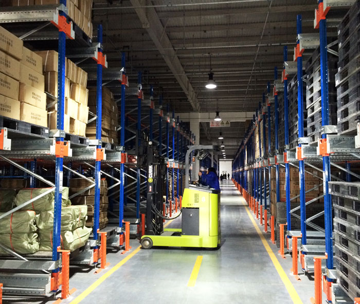 四向穿梭車貨架的工作運(yùn)行：流程、管理與挑戰(zhàn)